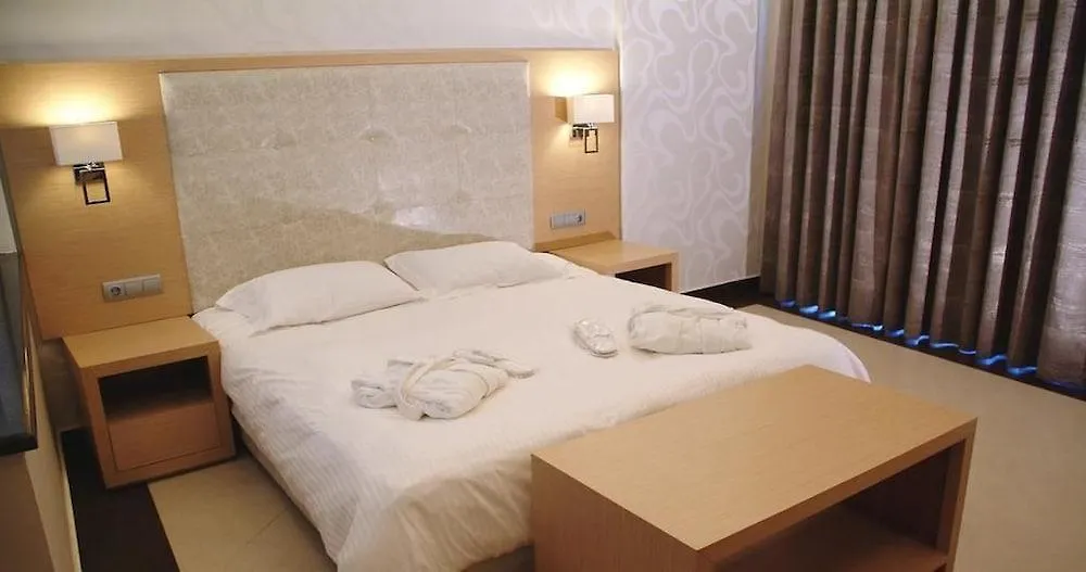 Otel Ionian Emerald Resort Karavomylos