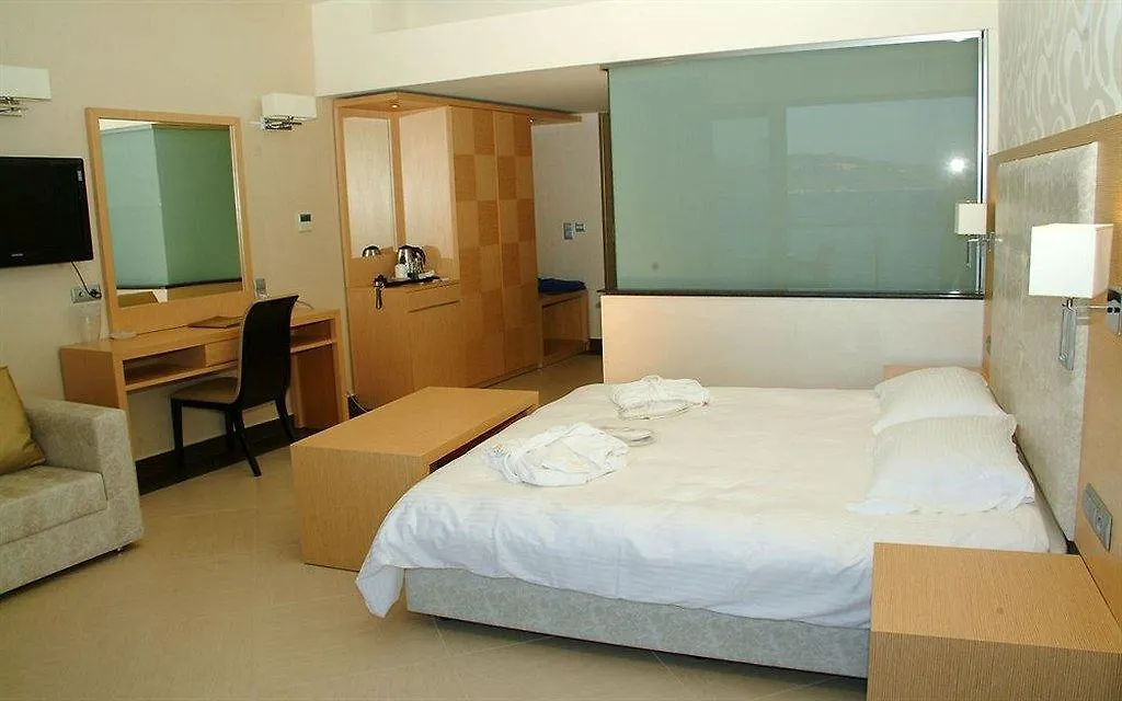 Ionian Emerald Resort Καραβόμυλος 5*,